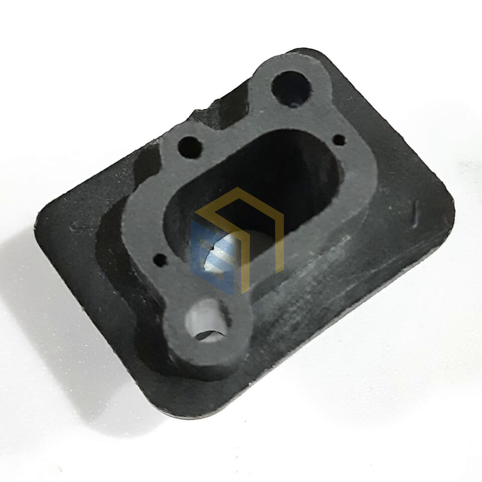 Впускной коллектор мотокосы Forte БMK-2553, БMK-2553М (100901)