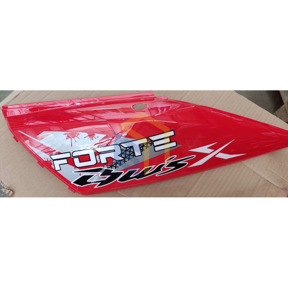 Панель декоративна червона ліва скутера бензинового Forte BWS-R 150CC (104672)