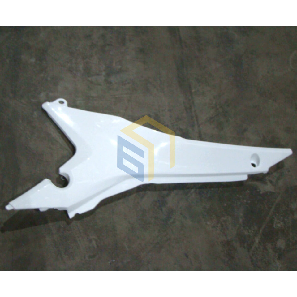 Правая задняя боковая панель мотоцикла BSE J4 ENDURO (105138)