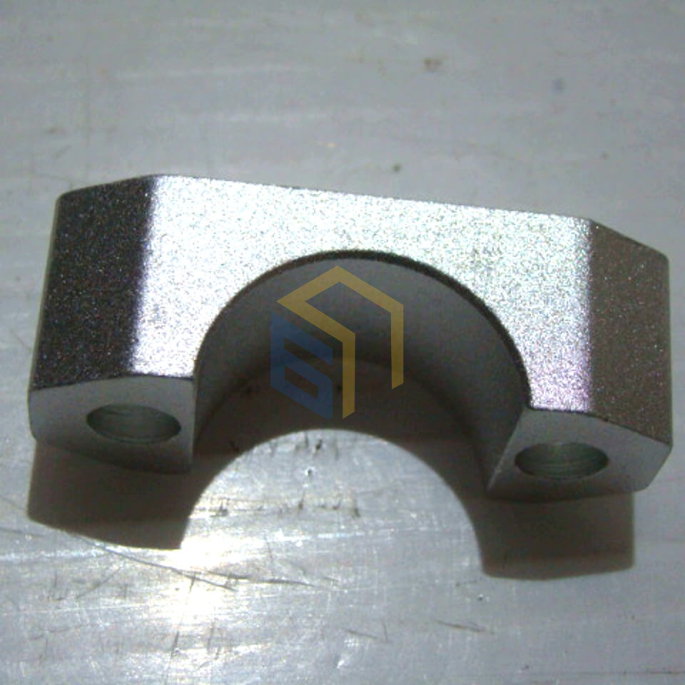 Затискач штанги ручки верхній мотоцикла BSE S2 ENDURO (105195)