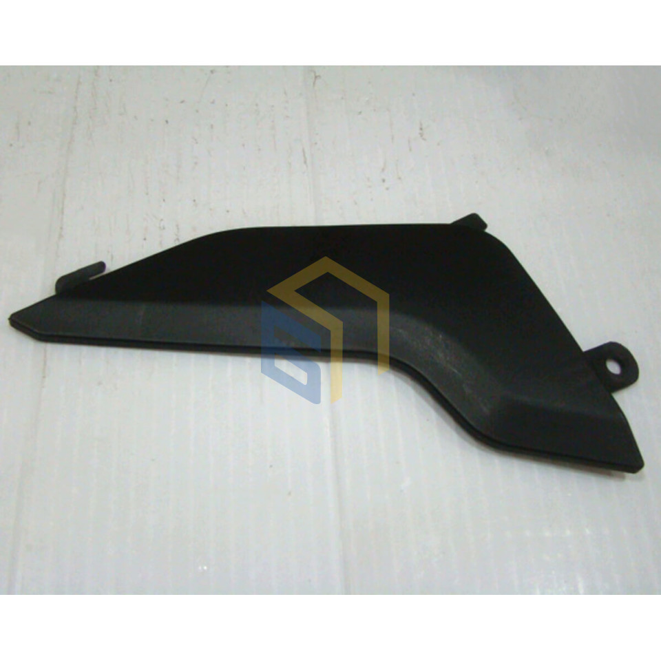 Пластик боковий (середній правий) мотоцикла BSE J3D ENDURO (105474)