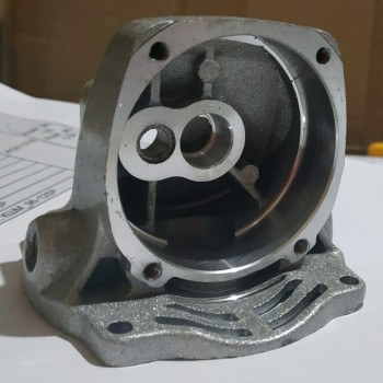 Корпус редуктора з фланцем УШМ болгарки Сталь КШМ 96-125, КШМ 96-125 Р (107903)