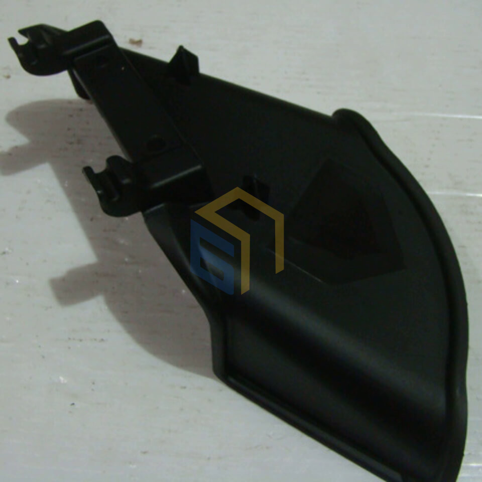 Крышка бокового выброса газонокосилки бензиновой Grunhelm S531VHY (108781)