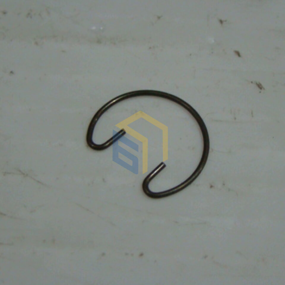 Кольцо стопорное поршневого пальца газонокосилки бензиновой Grunhelm S531VHY (108875)