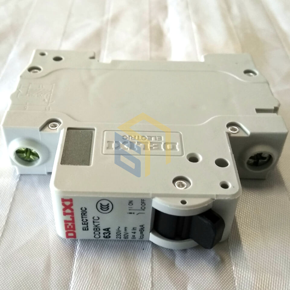 Вимикач струму автоматичний електроскутера Yadea T9 (121634)