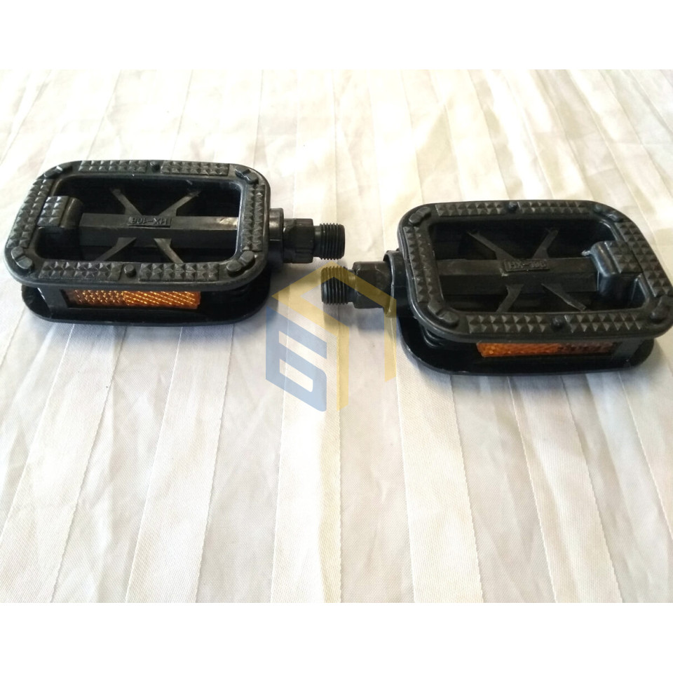 Педалі електроскутера Yadea EВ118 (121658)