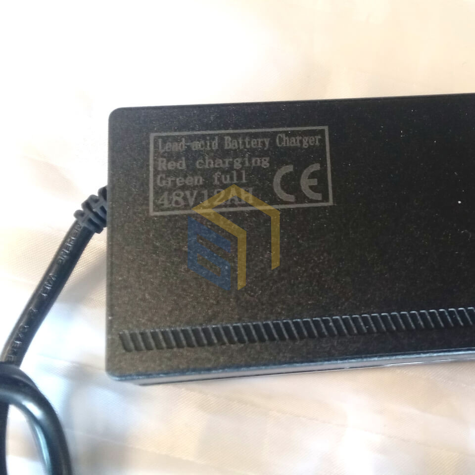 Зарядний пристрій (48V,12Ah) електроскутера Yadea EВ118 (121662)