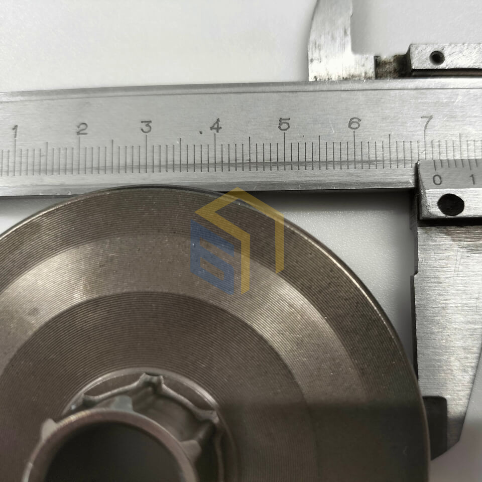 Тарілка зчеплення з вінцем та голчастим підшипником для китайських бензопил 4500/5200/5800 (126431)