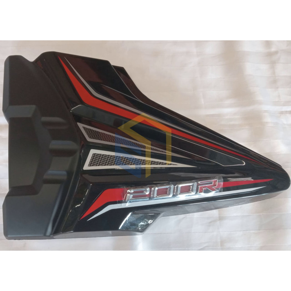 Панель бічна права (червоні полоси) мотоцикла Forte 200R (129757)