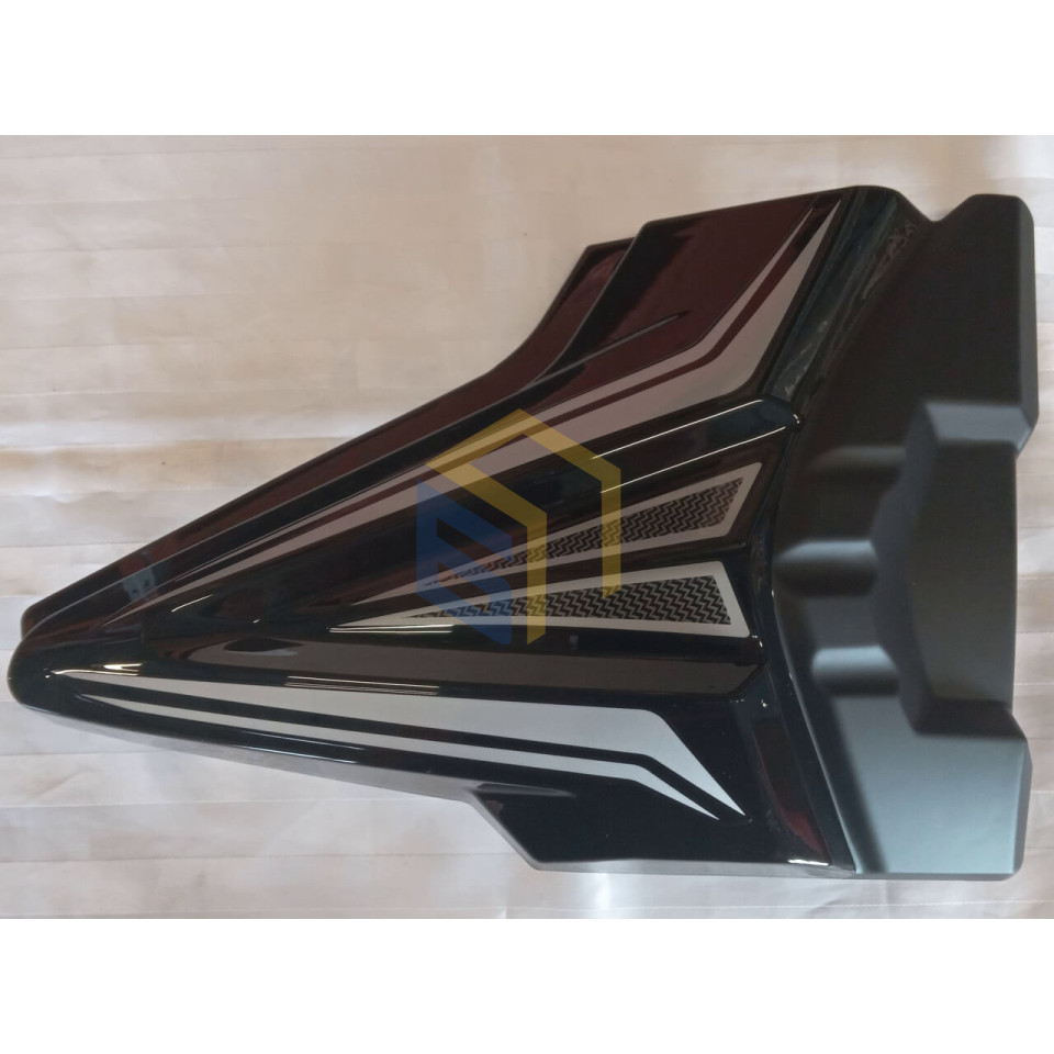 Панель бічна права (білі полоси) мотоцикла Forte 200R (129763)