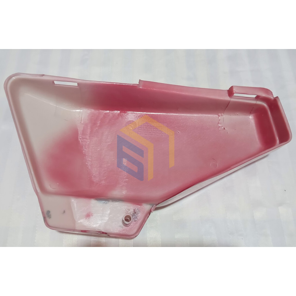 Права бічна кришка червона мотоцикла Forte ALFA NEW FT125-RX (131637)