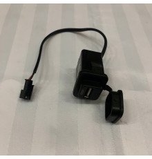 Роз'єм USB зарядного пристрою електроскутера Yadea T9 (133393)