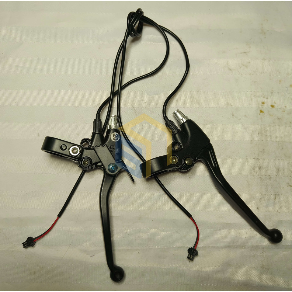 Важіль гальма (пара) електроскутера FORTE FAMILY (137043)