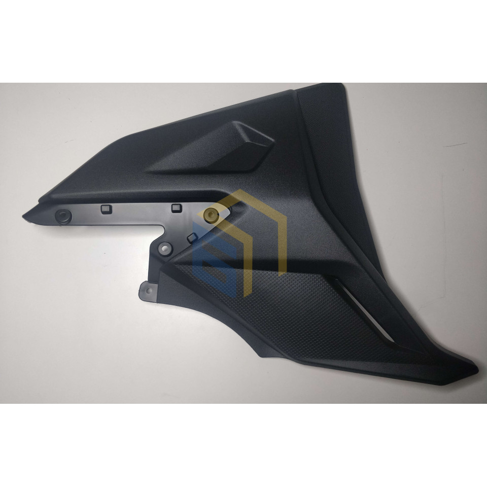 Ліва бічна кришка мотоцикла ZONSEN CARRERA 250,300 (140431)