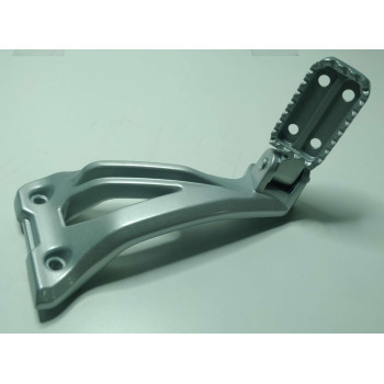 Задня права підніжка в зборі мотоцикла CYCLONE RX3 (140521)