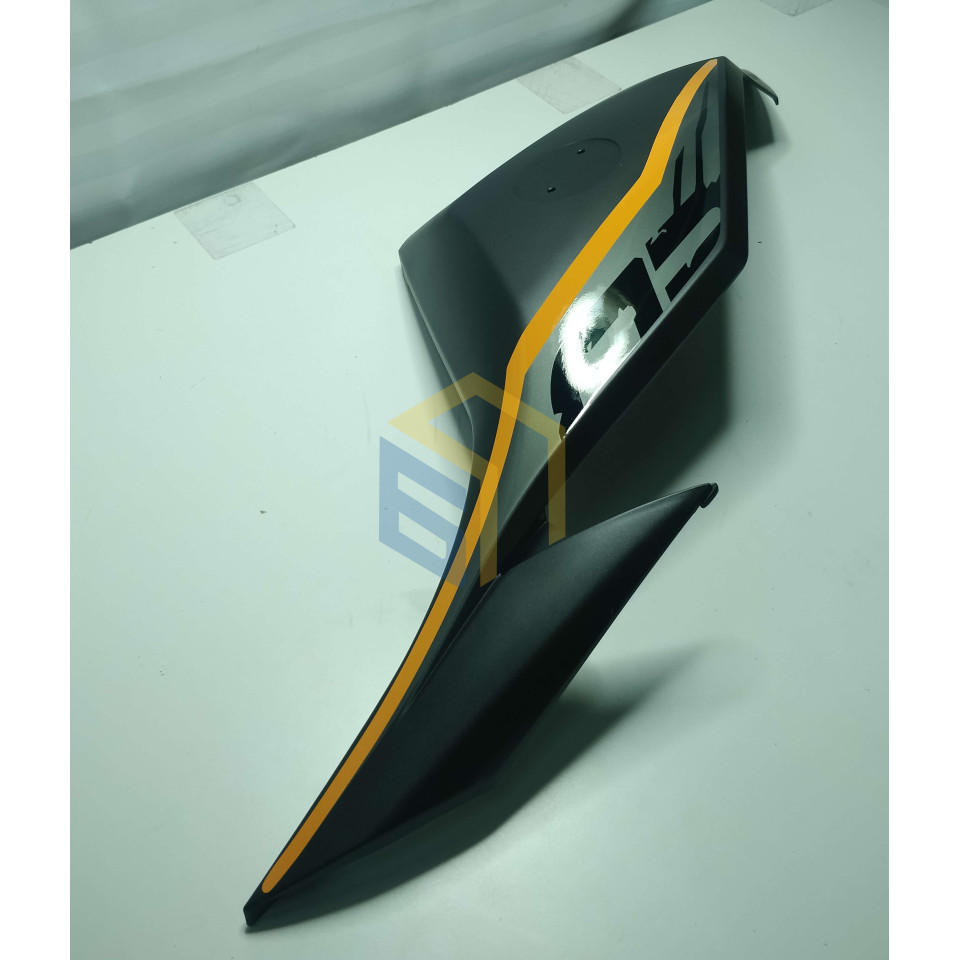 Права декоративна кришка бака (помаранч) мотоцикла CYCLONE RX3 (140550)