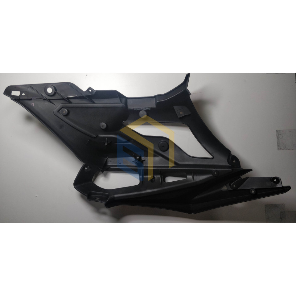 Права захисна пластина бака мотоцикла CYCLONE RX3 (140552)