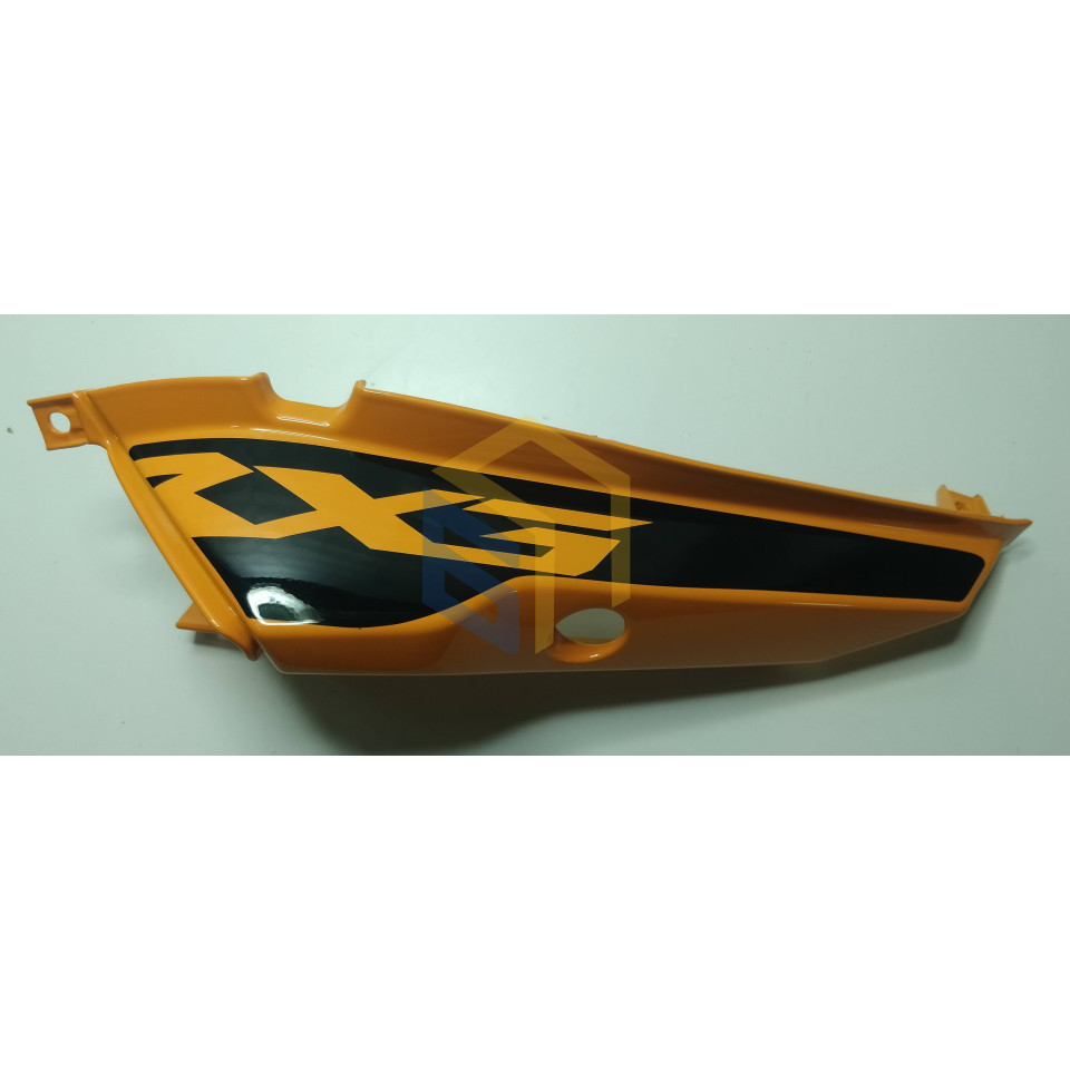 Ліва задня кришка корпуса (помаранчева) мотоцикла CYCLONE RX3 (140561)