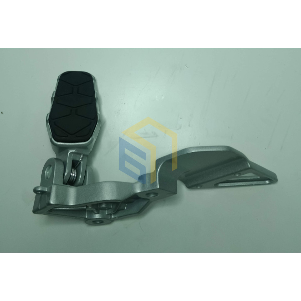 Передня права педаль мотоцикла CYCLONE RX401 (140605)