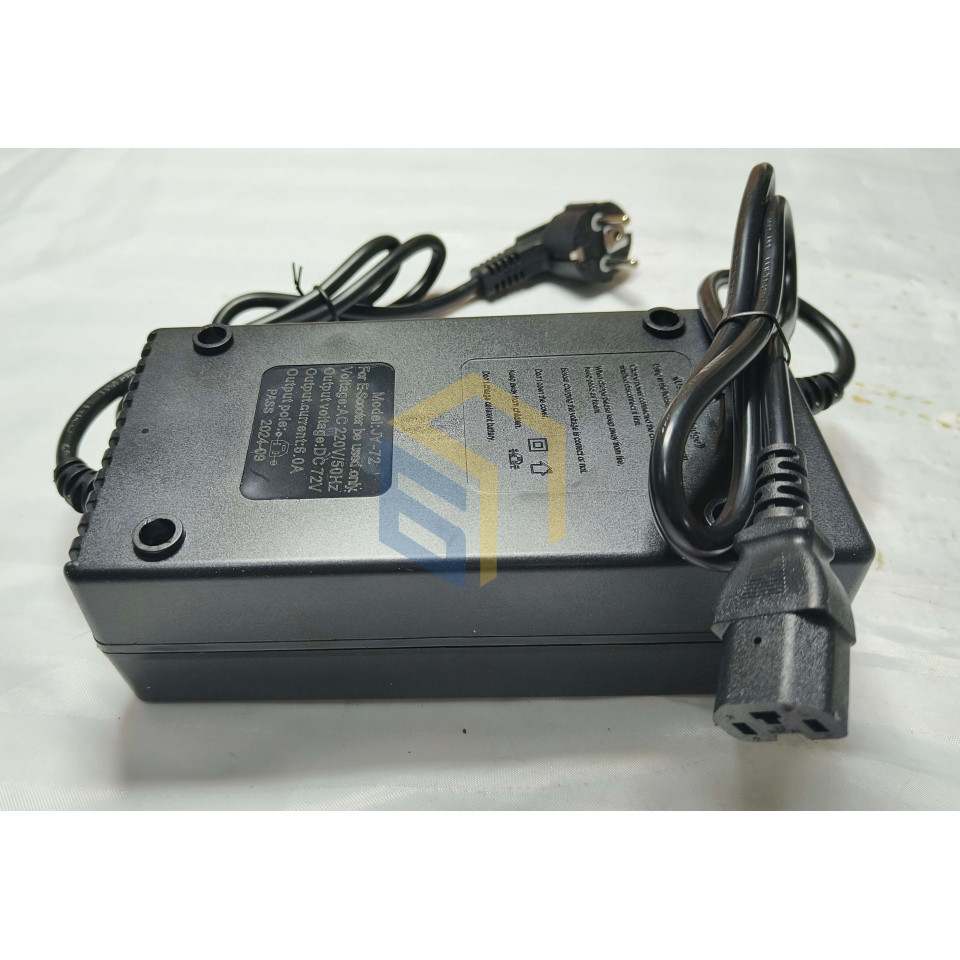 Зарядний пристрій 72V6A електроскутера FORTE STRIKER (141069)