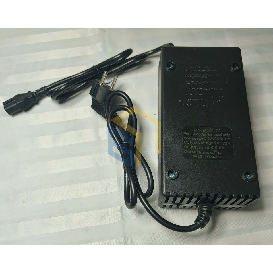 Зарядний пристрій електроскутера FORTE V15 (141127)