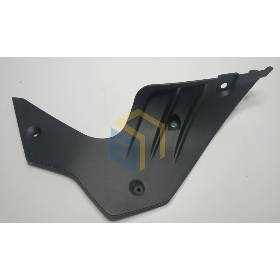 Панель лівого захиста паливного бака мотоцикла Forte FT300GY-C5D (142844)
