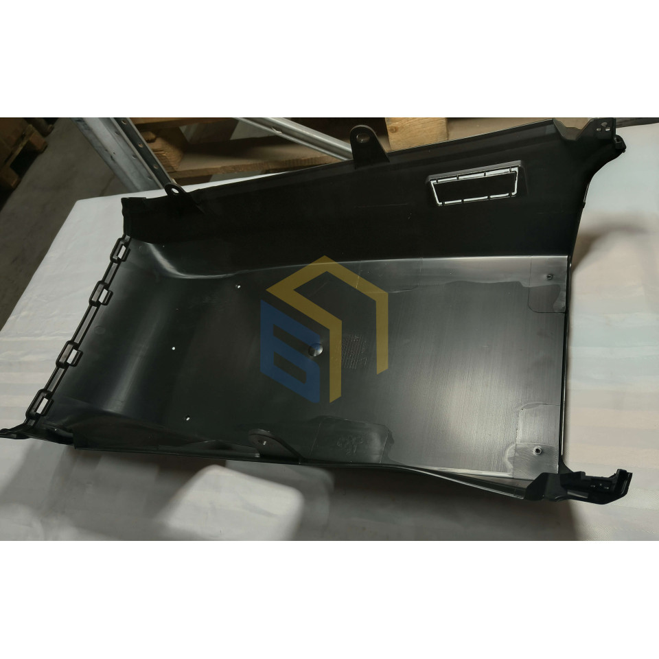 Нижній захисний пластик електроскутера Yadea T9