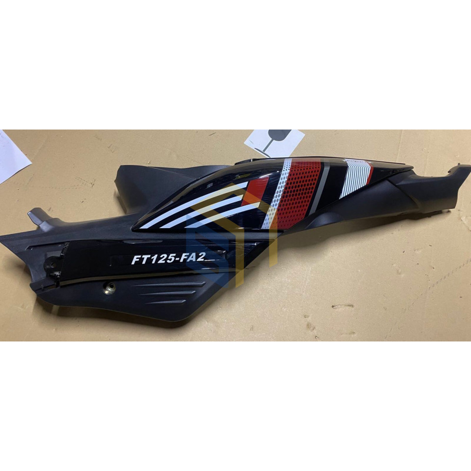 Пластик правий боковий мотоцикла Forte FT125-FA2 (147867)