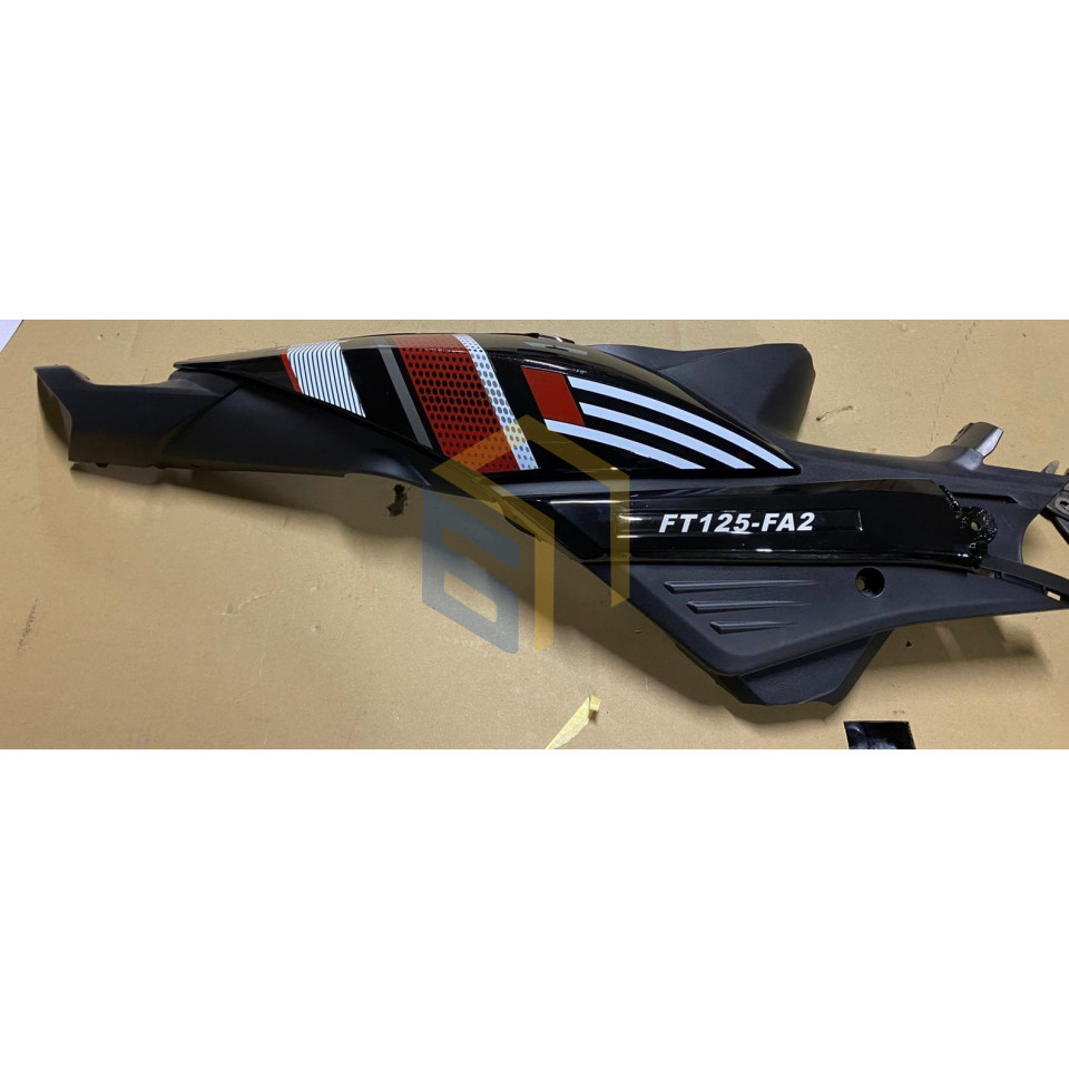 Пластик лівий боковий мотоцикла Forte FT125-FA2 (147868)