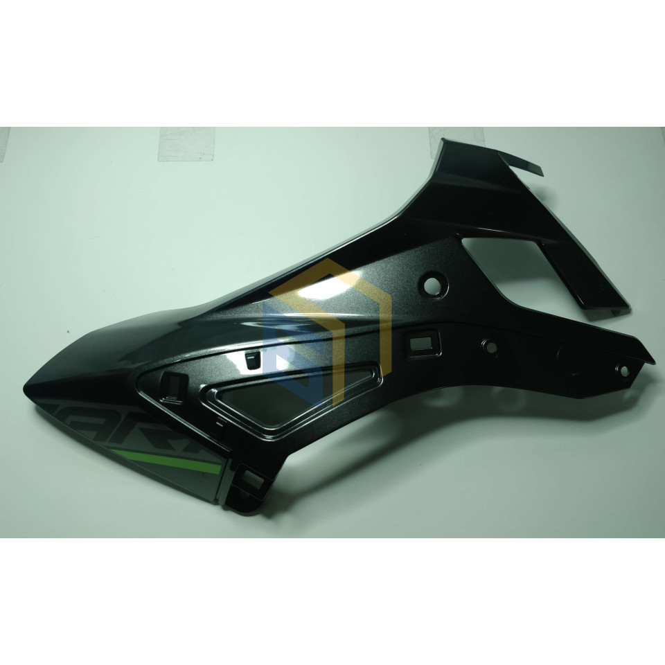 Права накладка паливного бака (чорна) мотоцикла ZONSEN CARRERA 250,300 (152075, 152076, 152062)