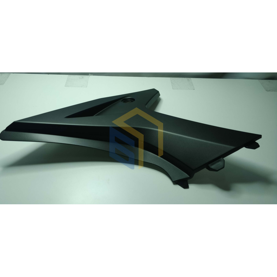 Ліва бічна кришка (чорна) мотоцикла ZONSEN BATTLO 5R (152087)