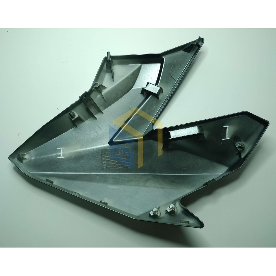 Ліва декоративна кришка бака (сіра) мотоцикла ZONSEN BATTLO 5R (152112)