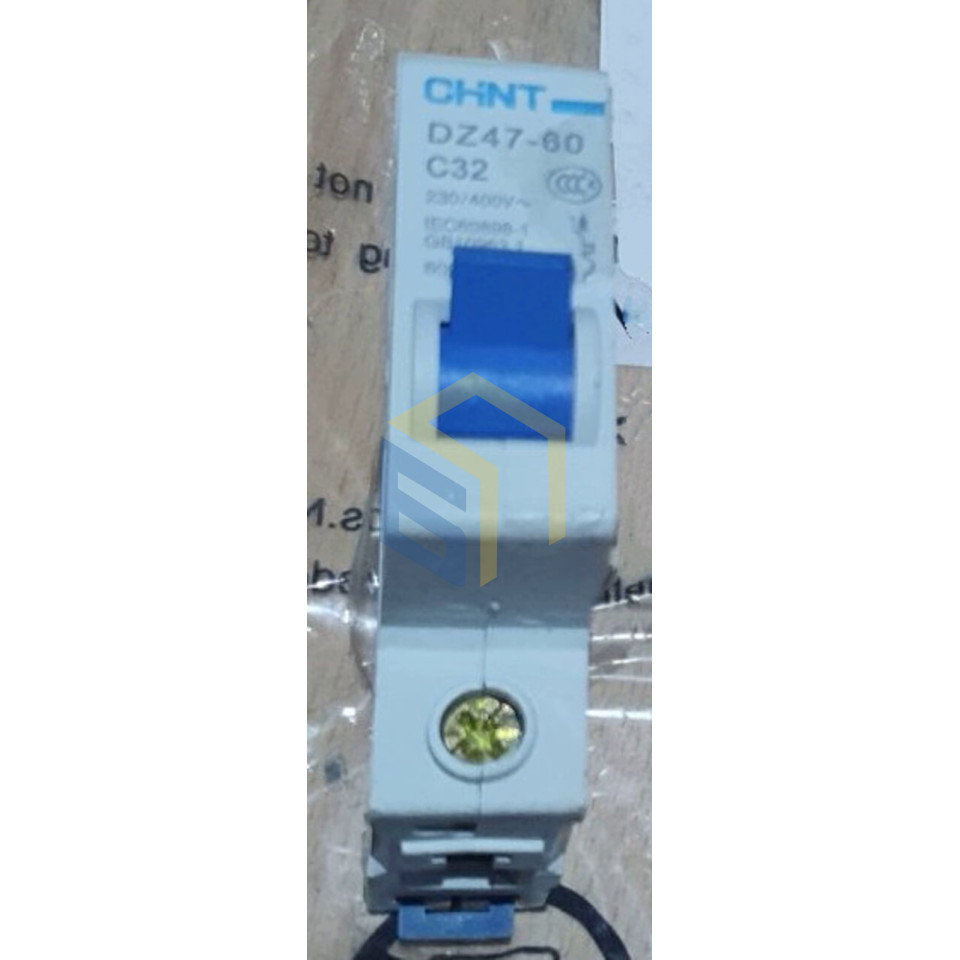 Автоматический выключатель DZ47-60/C32-1P (32A) стабилизатора напряжения Forte (24581)