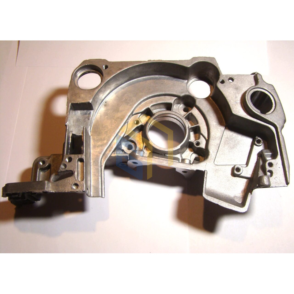 Картер (левая часть) бензопилы Forte FGS 52-45, FGS 45-45 (36015)