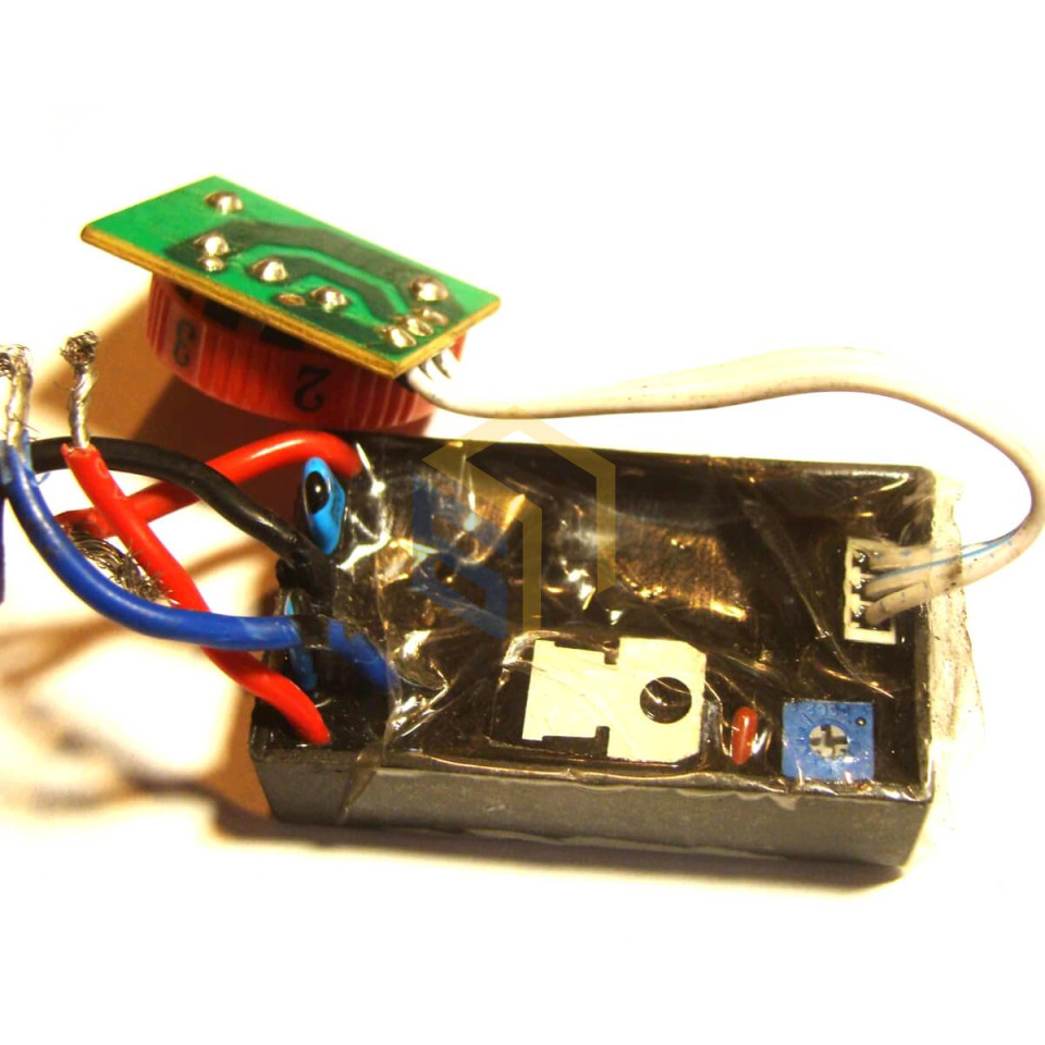 Регулятор обертів реноватора Forte MT 300 VQ (38483)