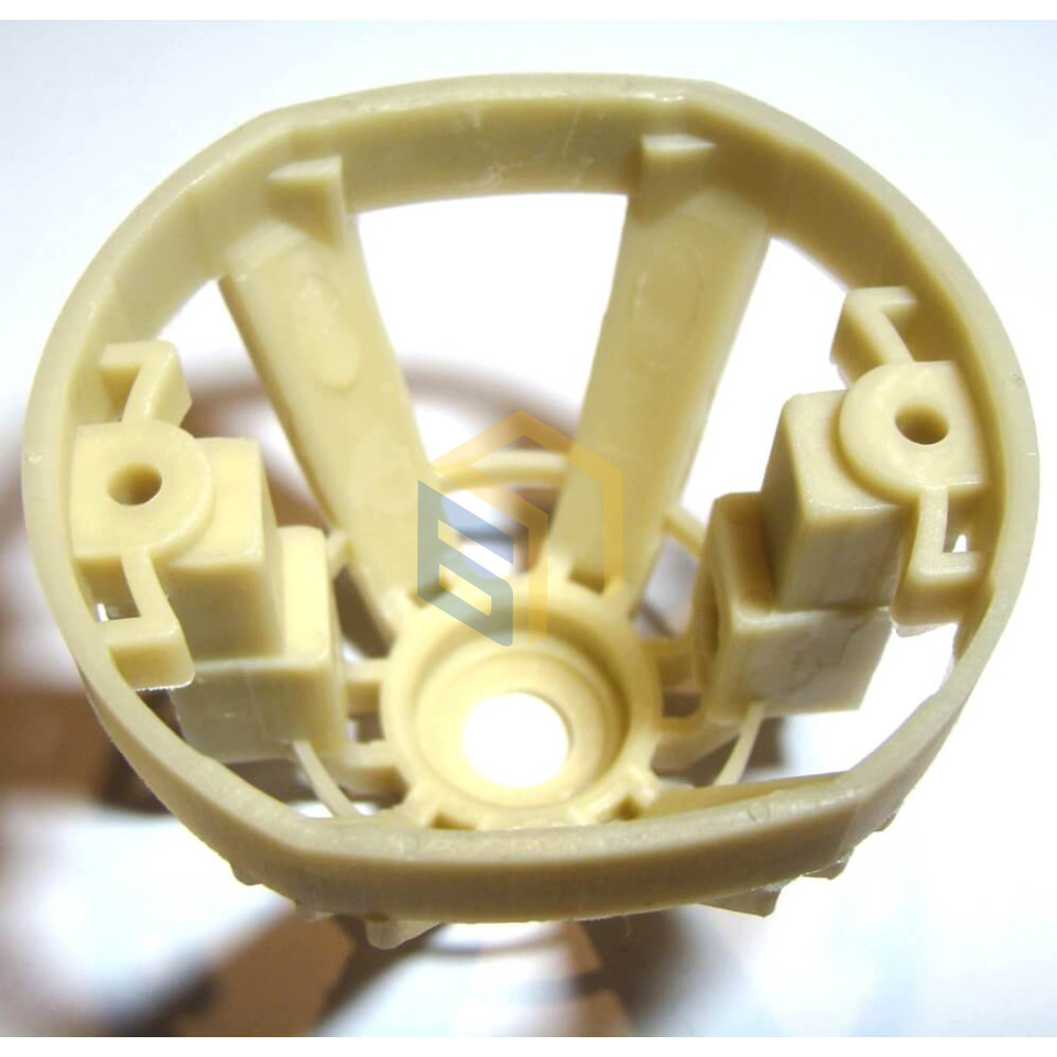 Крышка статора электропилы Grunhelm GES 18-35B (60180)