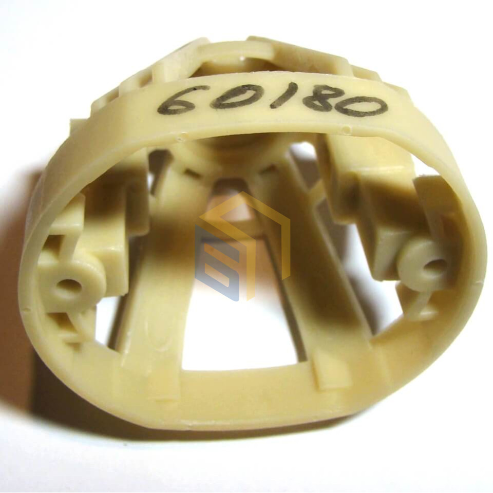 Крышка статора электропилы Grunhelm GES 18-35B (60180)