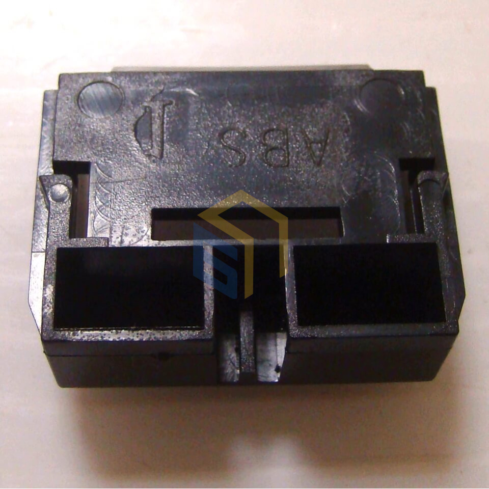 Кнопка блокировки контейнера пылесоса бытового Grunhelm GVC8211E (89833)