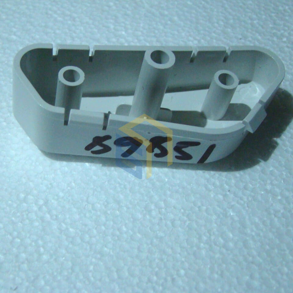 Клавіша механізму змотування кабелю пилососа побутового Grunhelm GVC8219W (89851)