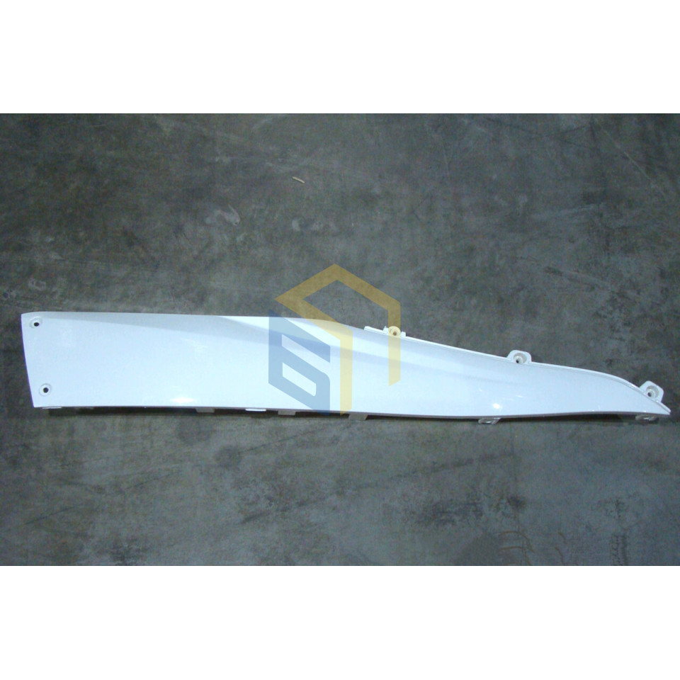 Панель права біла електроскутера Yadea S-Eagle (99650)