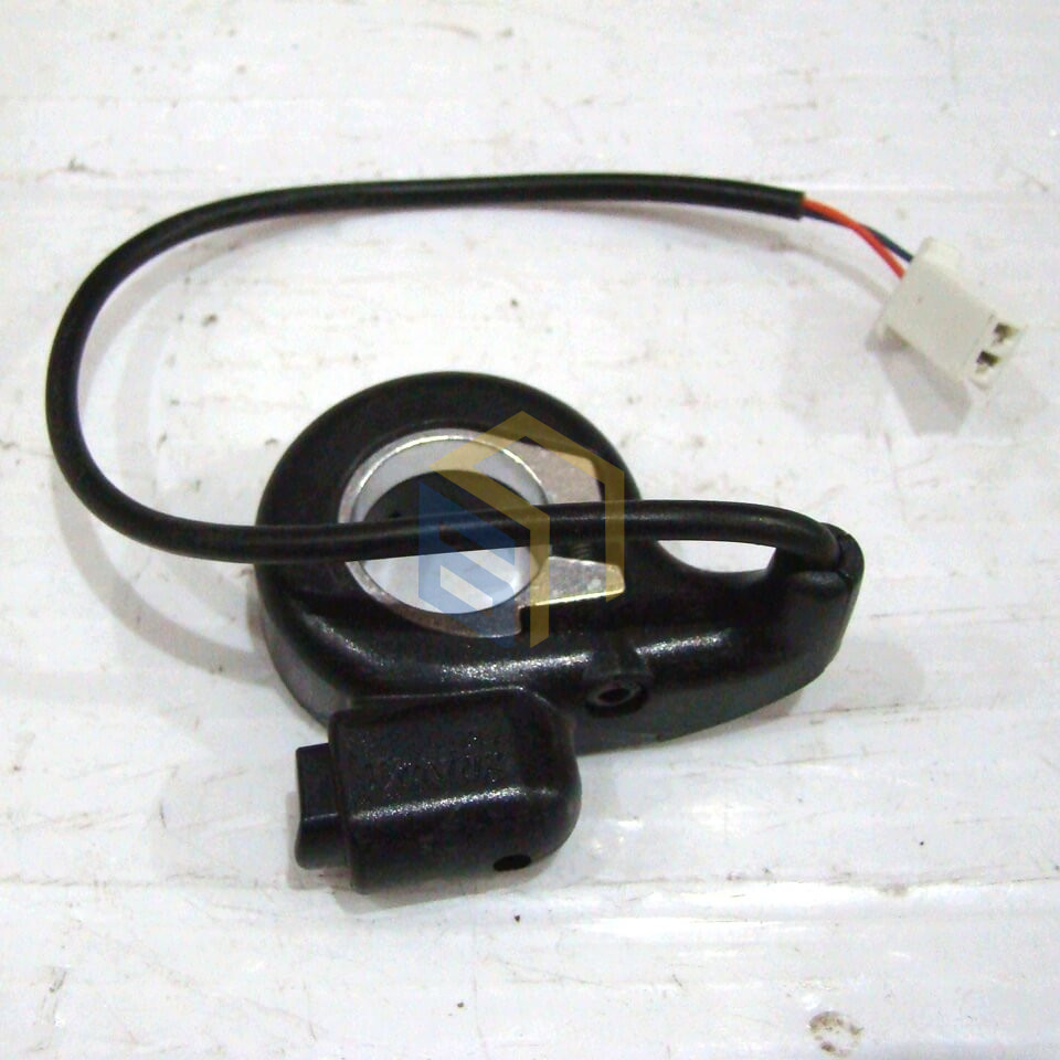 Переключатель ручки левый электроскутера Yadea S-Eagle (99655)